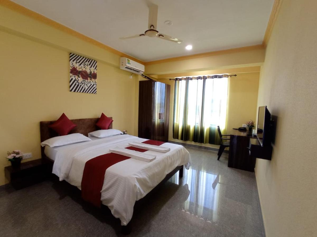 Brit'S Palace Goa Agacaim Esterno foto