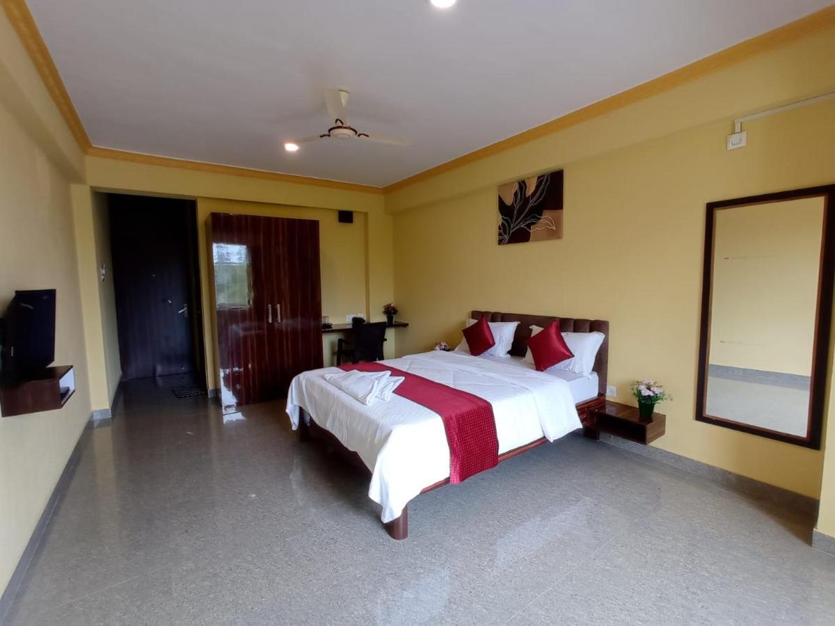 Brit'S Palace Goa Agacaim Esterno foto