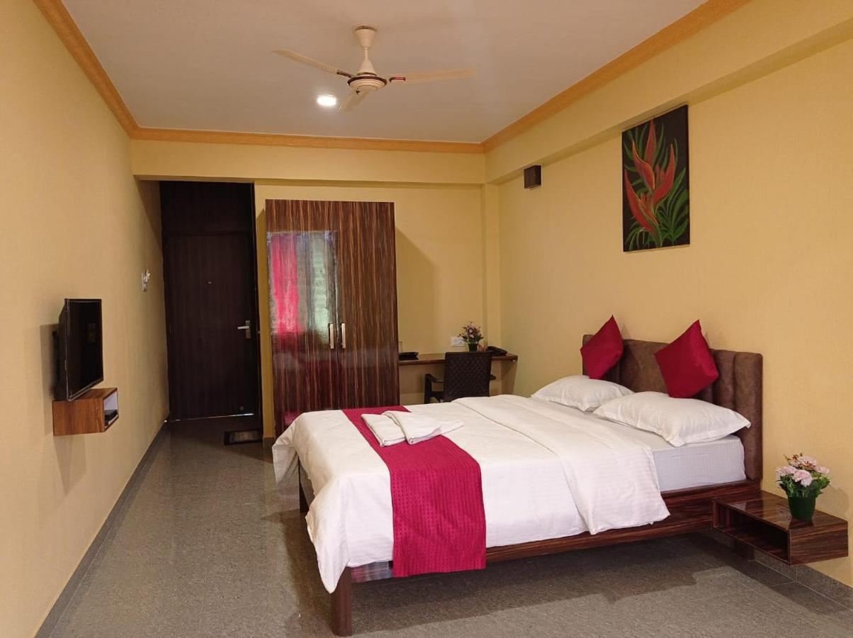 Brit'S Palace Goa Agacaim Esterno foto